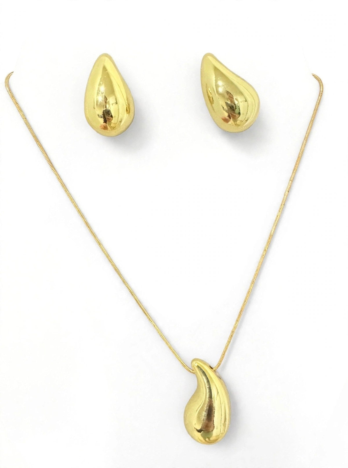 Gold Teardrop Pendant Set