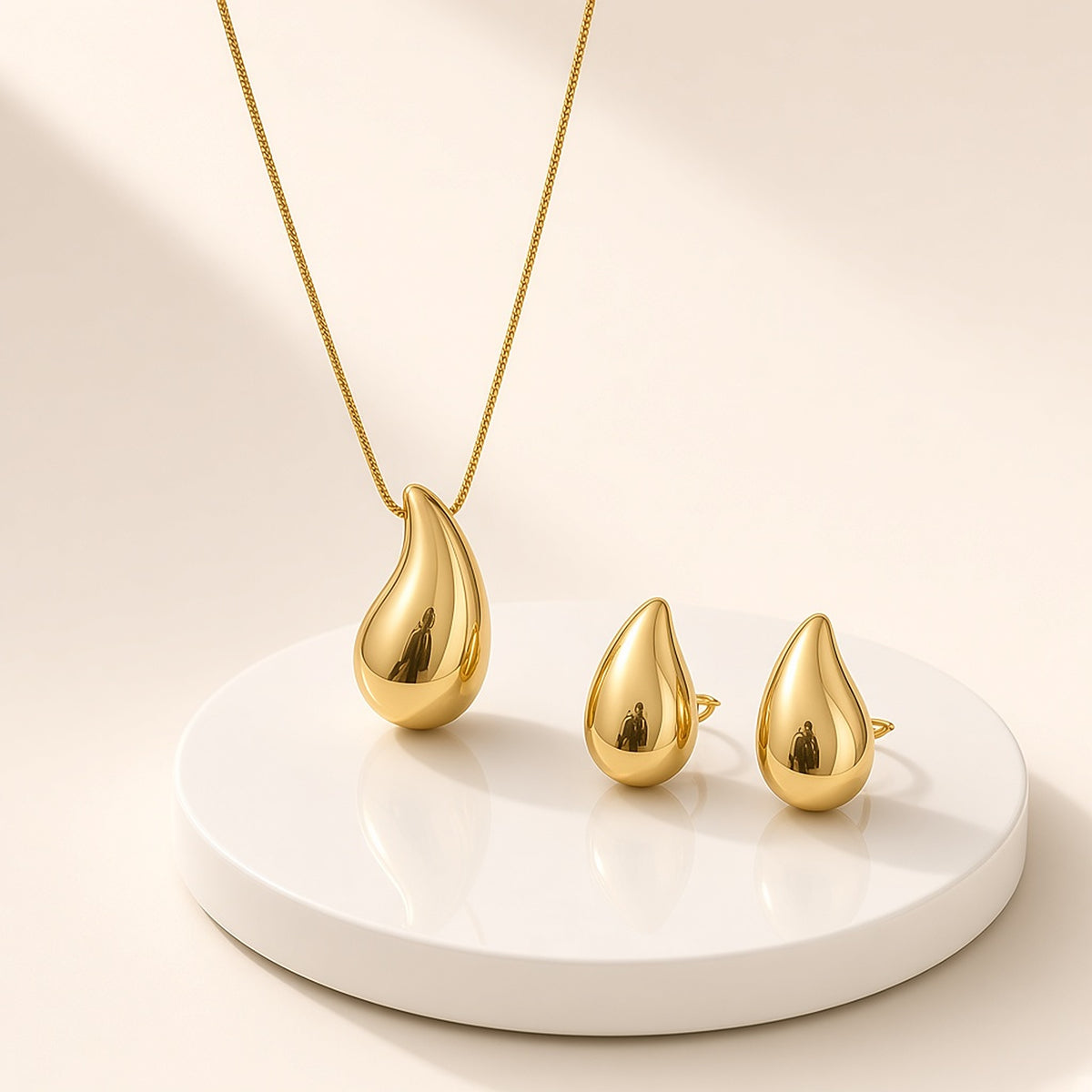 Boond Gold Teardrop Pendant Set – 3D view